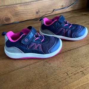 Stride Rite 360 toddler shoes